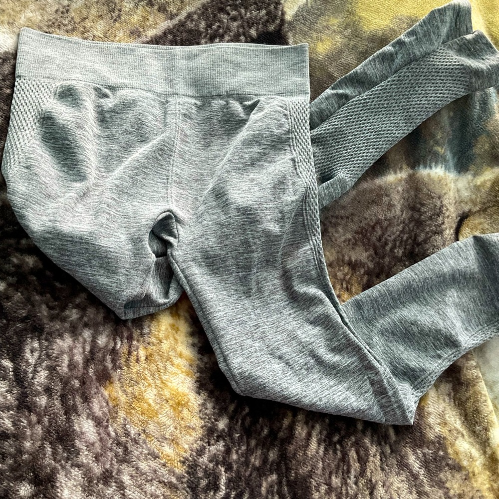 💸Tek Gear gray leggings 🤍 More leggings in my closet